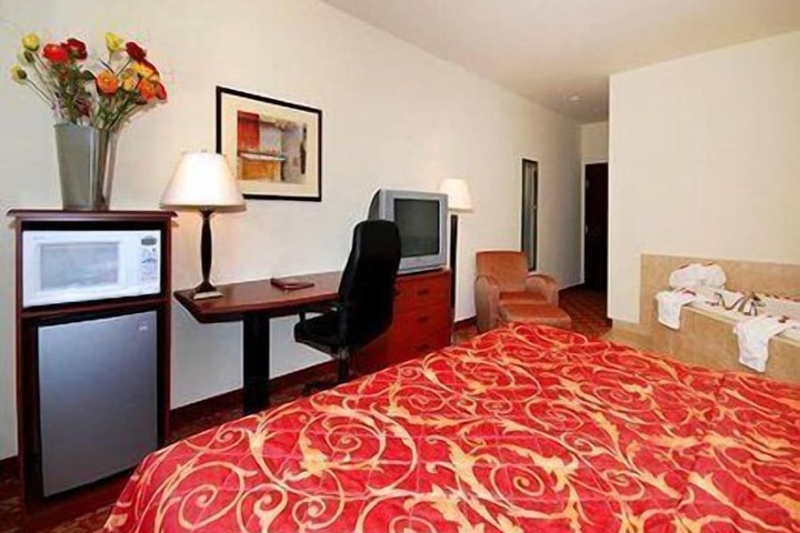 Room 18 of 77