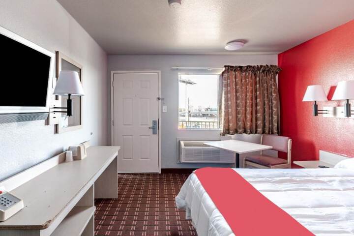 Room 11 of 25