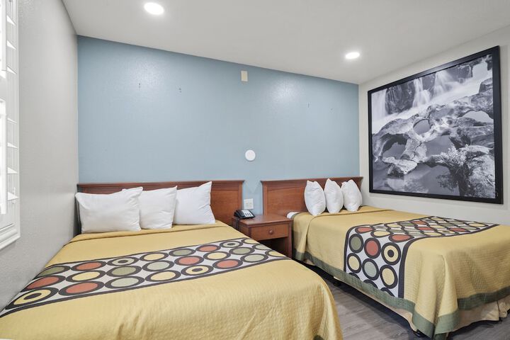Room 16 of 22