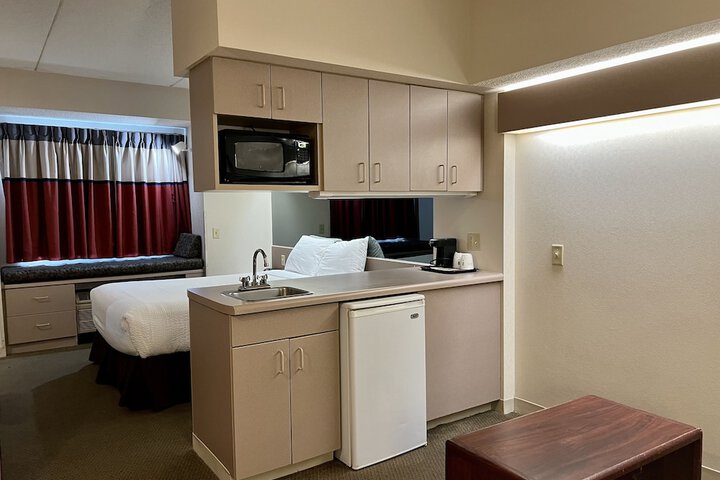 Room 6 of 11