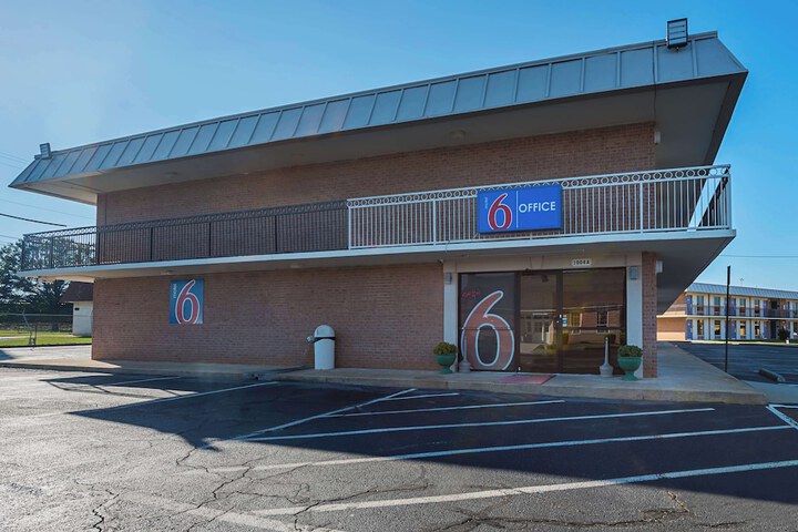 Studio 6 Suites Perry GA