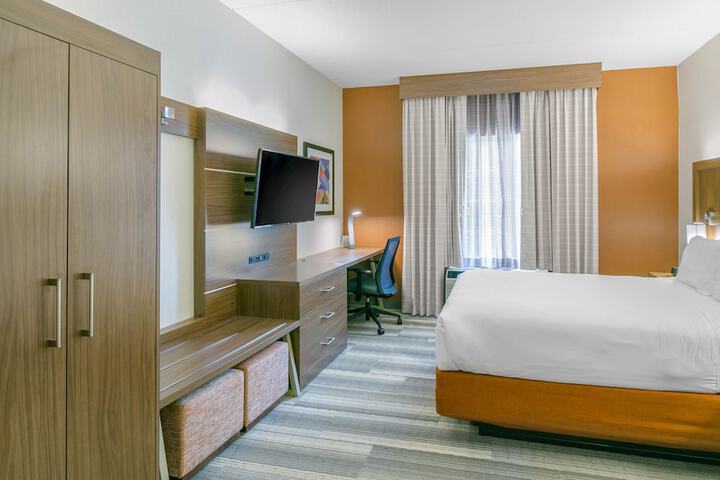Room 33 of 57