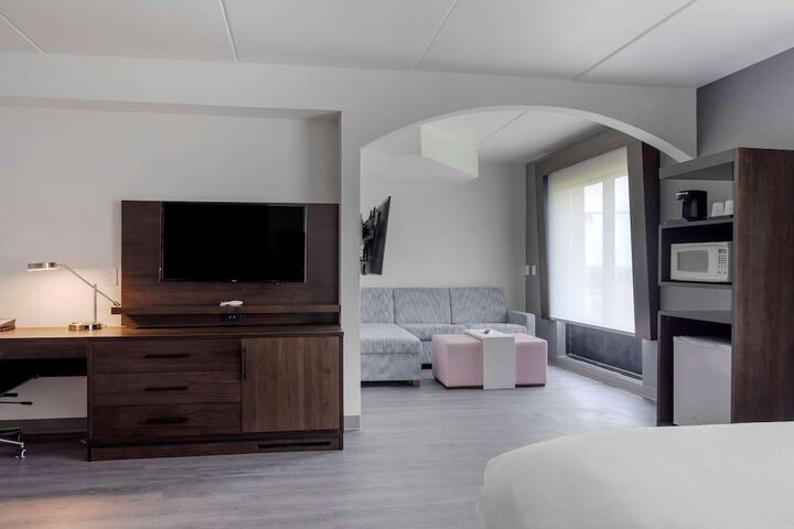 Room 13 of 38