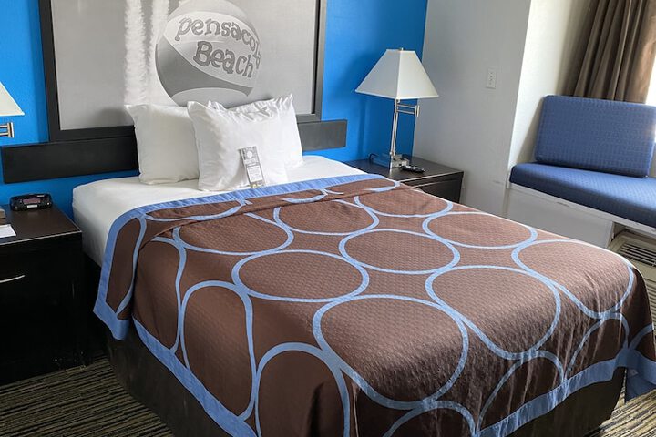 Room 12 of 30