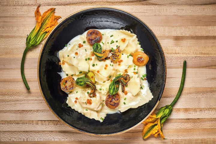 Dining 90 of 153