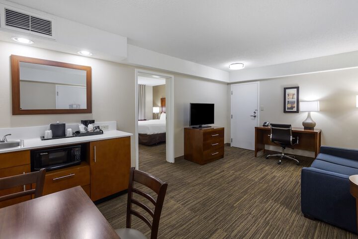 Room 27 of 42