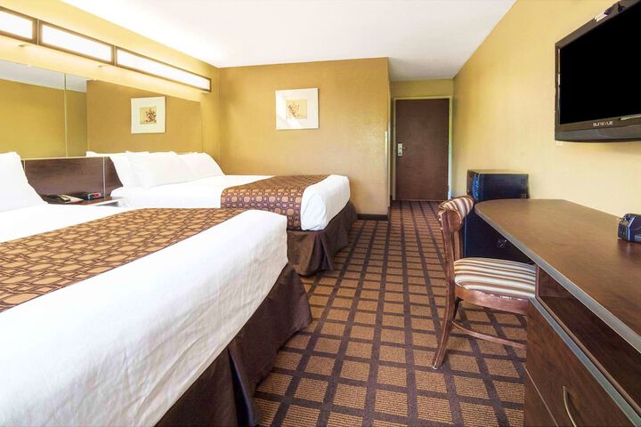Room 10 of 23