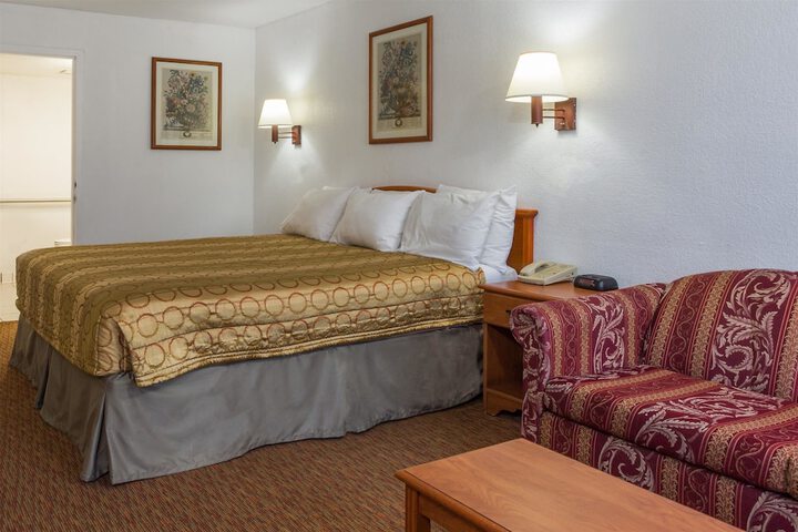 Room 7 of 34