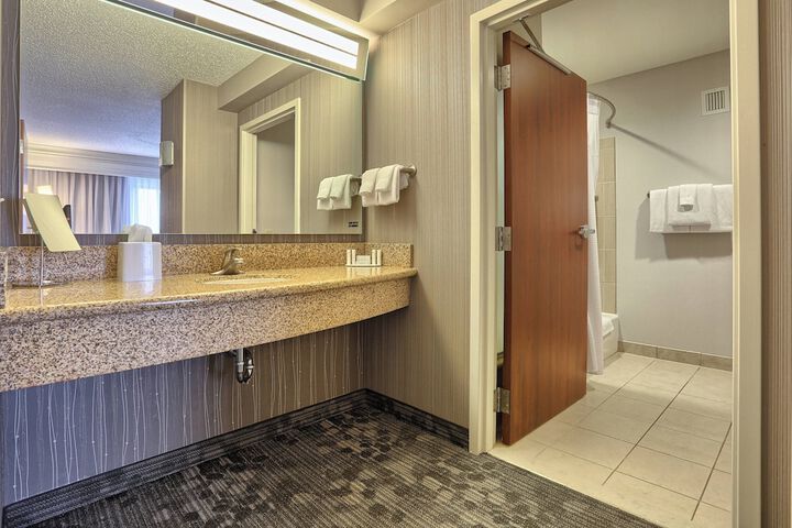Courtyard by Marriott Harrisburg West / Mechanicsburg