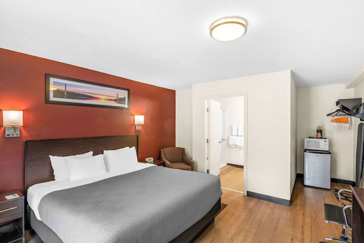 Room 18 of 35