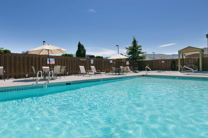 Pool 2 of 20