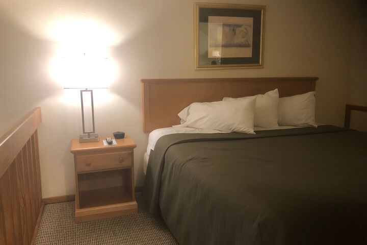 Room 65 of 185
