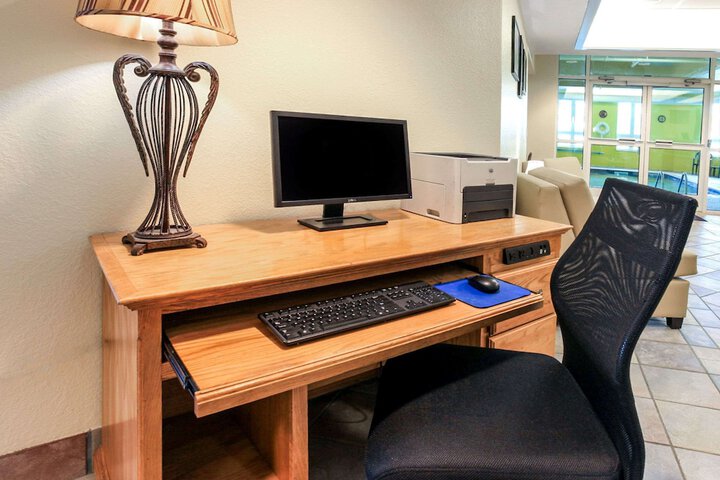 Business Center 29 of 31
