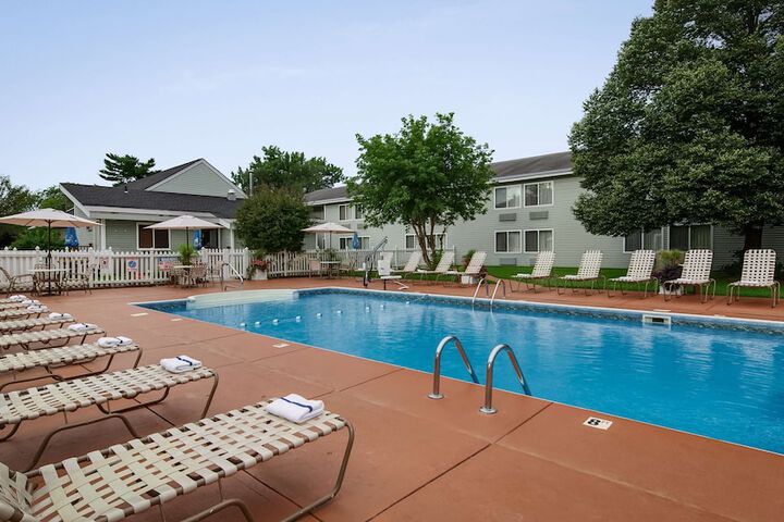 Best Western Plus Windjammer Inn & Conference Center