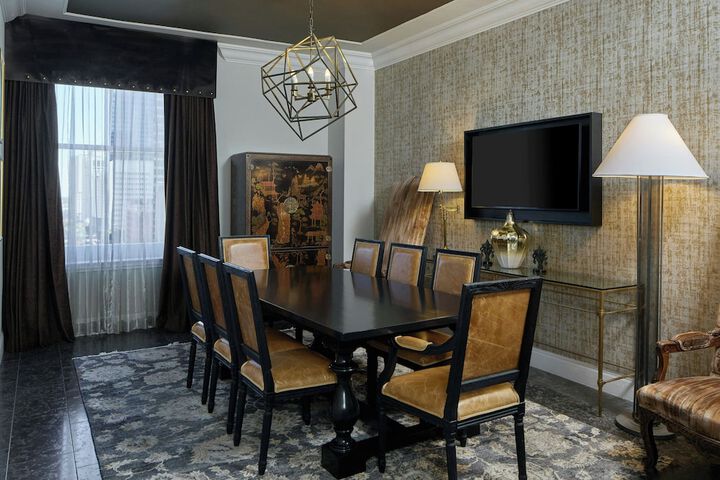 Room 57 of 212