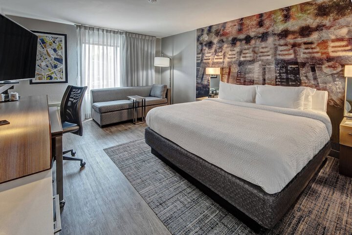 Room 27 of 50