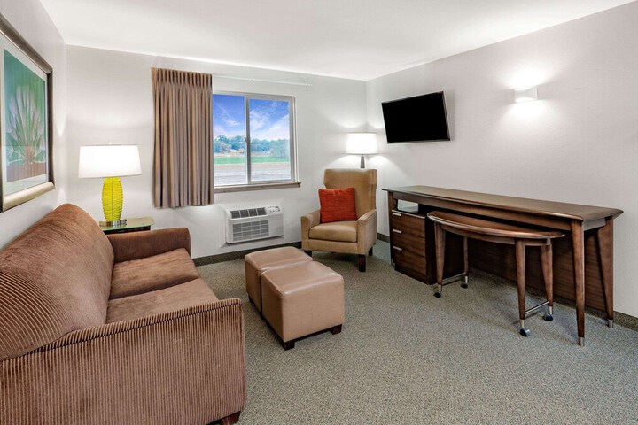 Travelodge by Wyndham Lovell / Bighorns