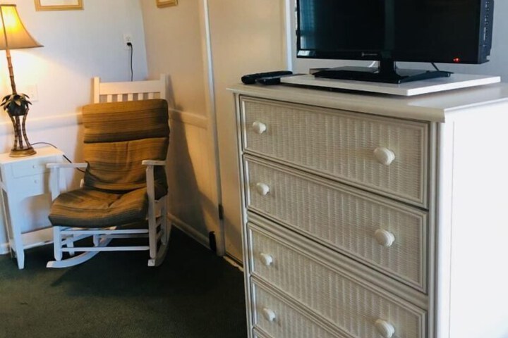 Room 41 of 230