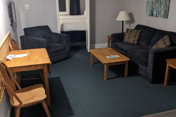 Room 16 of 28