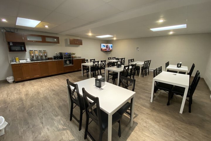 Dauphin Inn Express