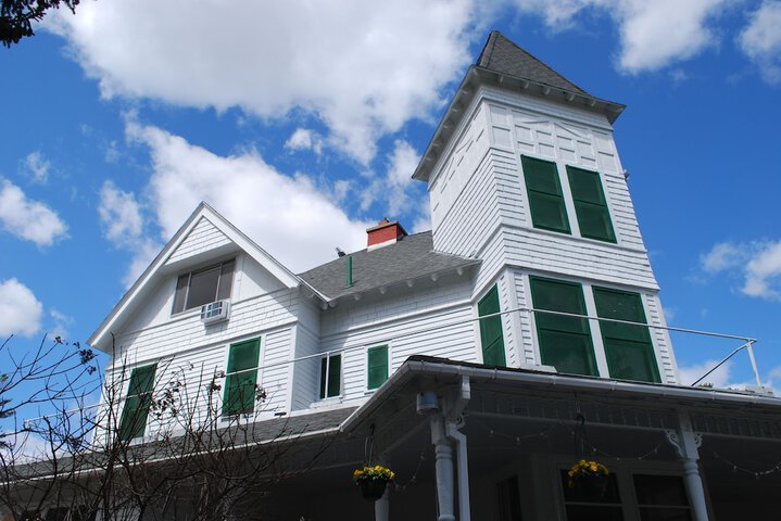 Hotel 2 of 217