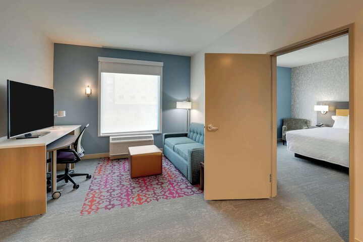 Room 43 of 66