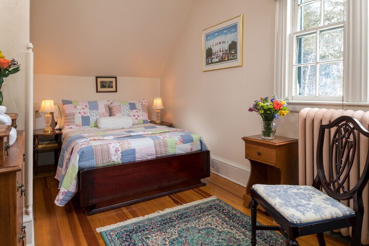 Room 44 of 66