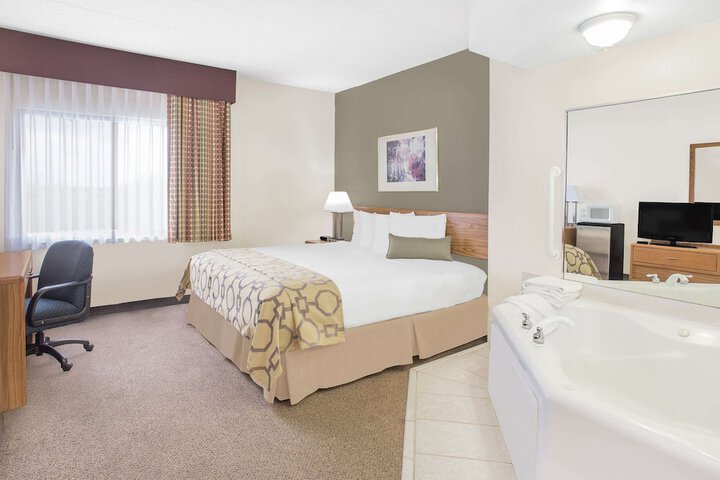 Room 9 of 22