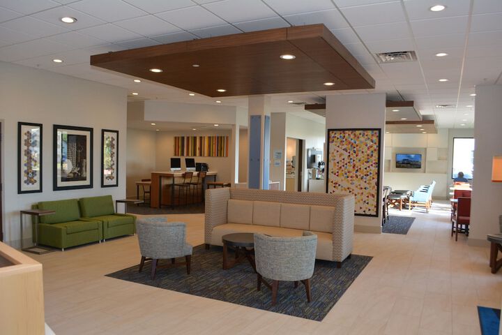 Holiday Inn Express & Suites Waterville - North by IHG