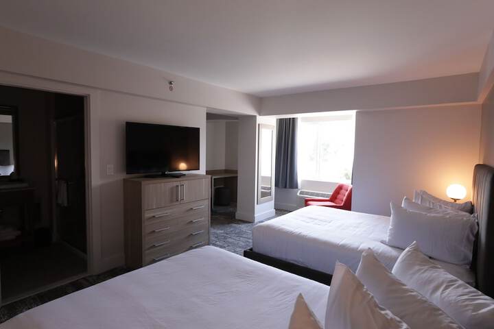 Room 43 of 87