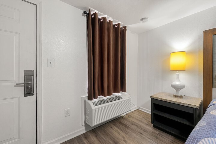 Room 49 of 70