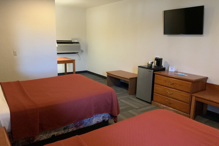 Room 28 of 65