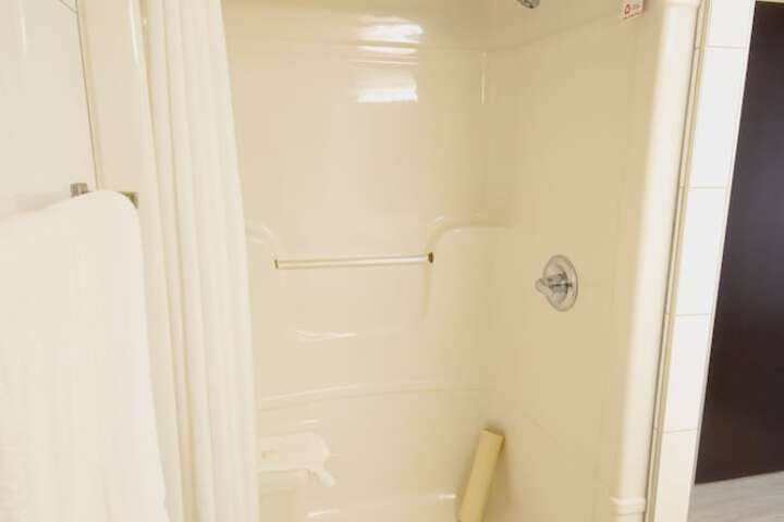 Room 6 of 38