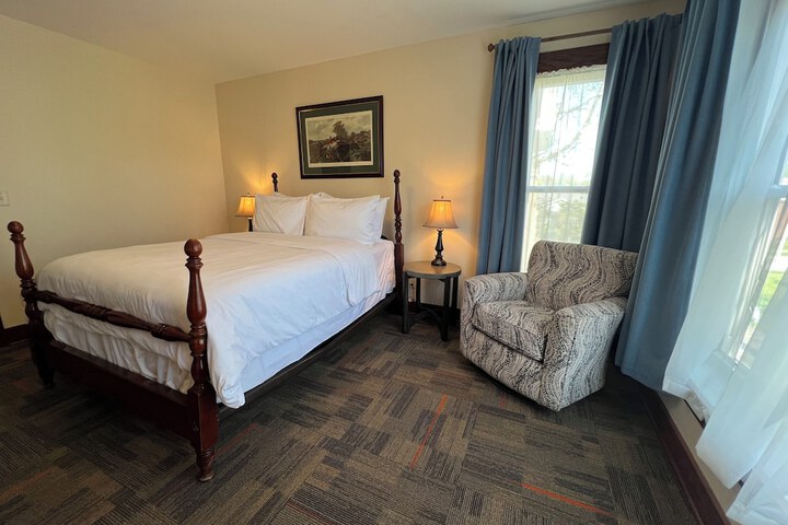 Charleston House Bed & Breakfast Inn