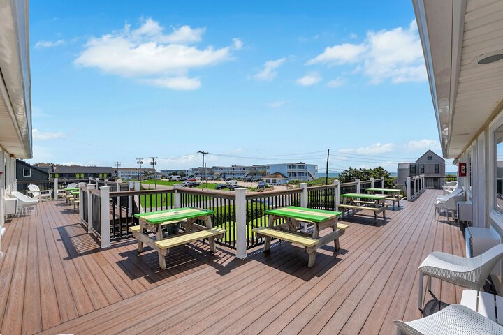 Sundeck 99 of 112