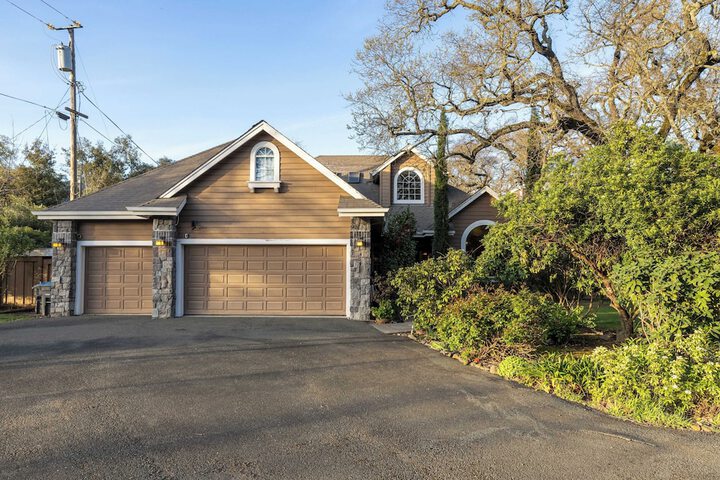 Valley of the Moon by Avantstay Tranquil Escape Large Yard w / Hot Tub & Fire Pit