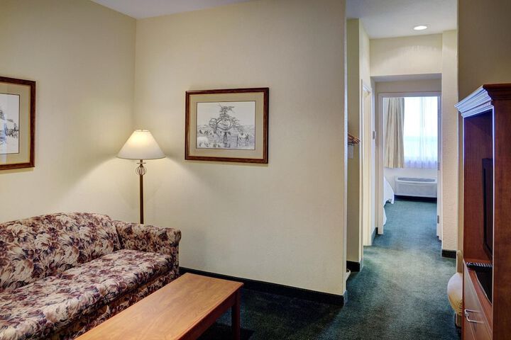 Room 23 of 28