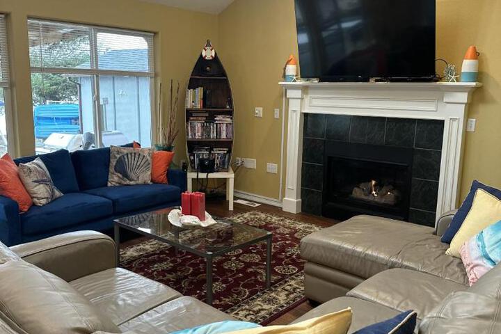 Gearhart Lakefront Vacation Rental
