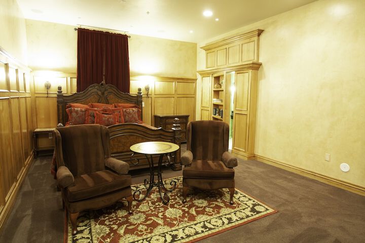 Room 44 of 87