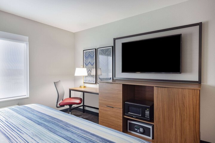 Room 25 of 53