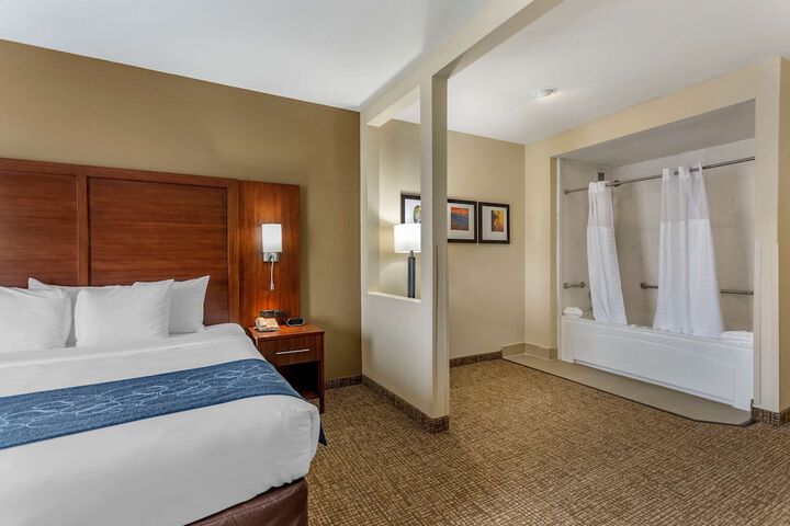 Room 25 of 38
