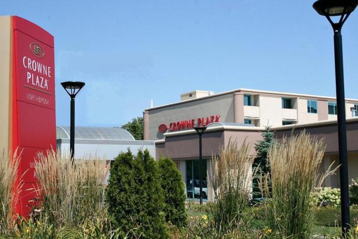 Crowne Plaza Chicago-Northbrook by IHG