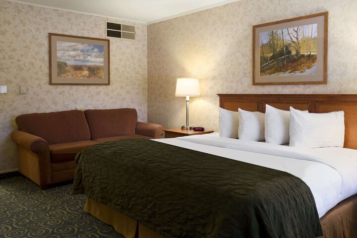 Room 17 of 46