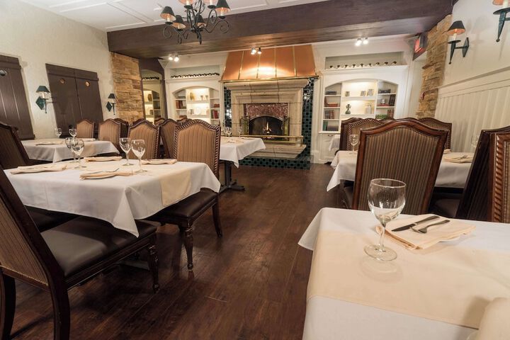 Dining 60 of 66