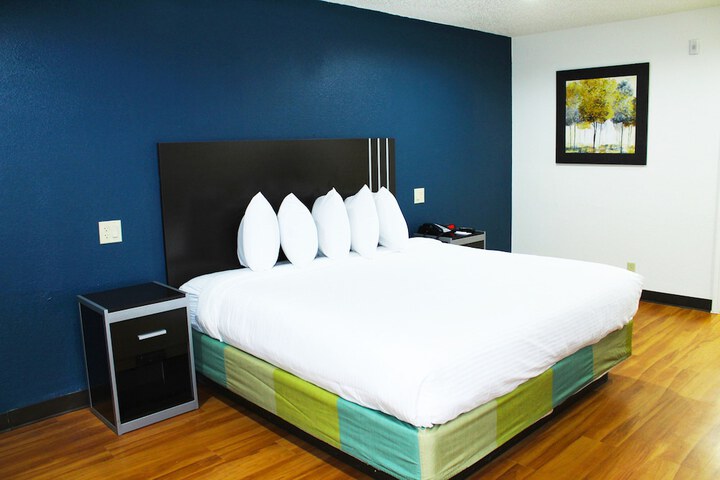 Room 21 of 27