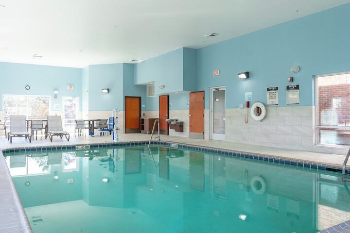 Holiday Inn Express Hotel & Suites a Lake Zurich-Barrington by IHG