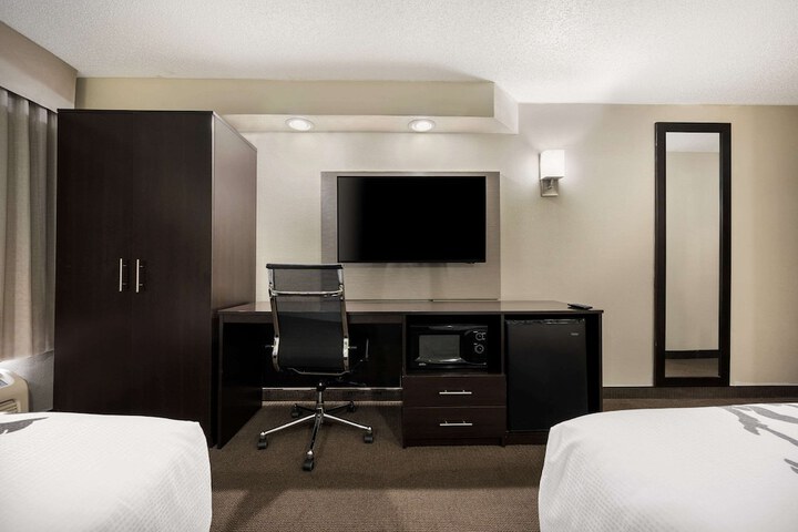 Room 28 of 37