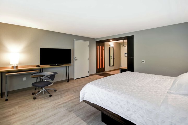 Room 38 of 69