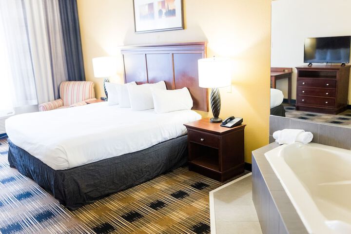 Country Inn & Suites by Radisson Helen, GA