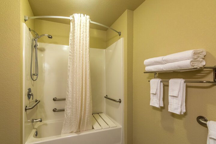 Room 15 of 33